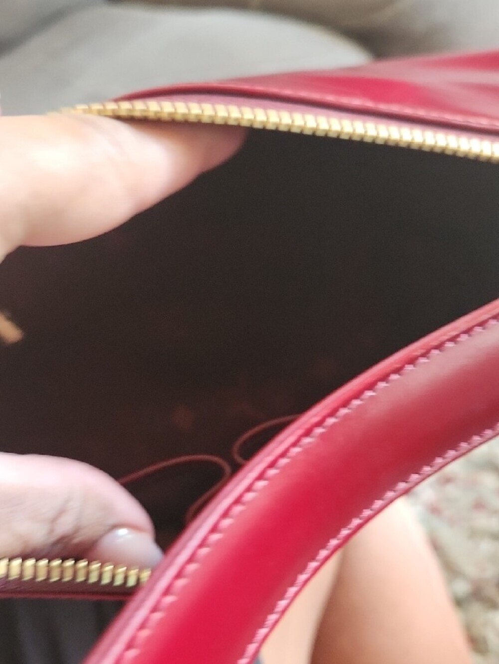 MCM Rare Red Shoulder Bag with Gold Accent - Picture 8 of 9